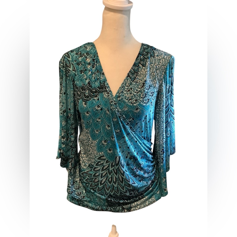 Elegant Women’s Peacock Type Teal & Black Flowey Top w/Tiny Sequins.